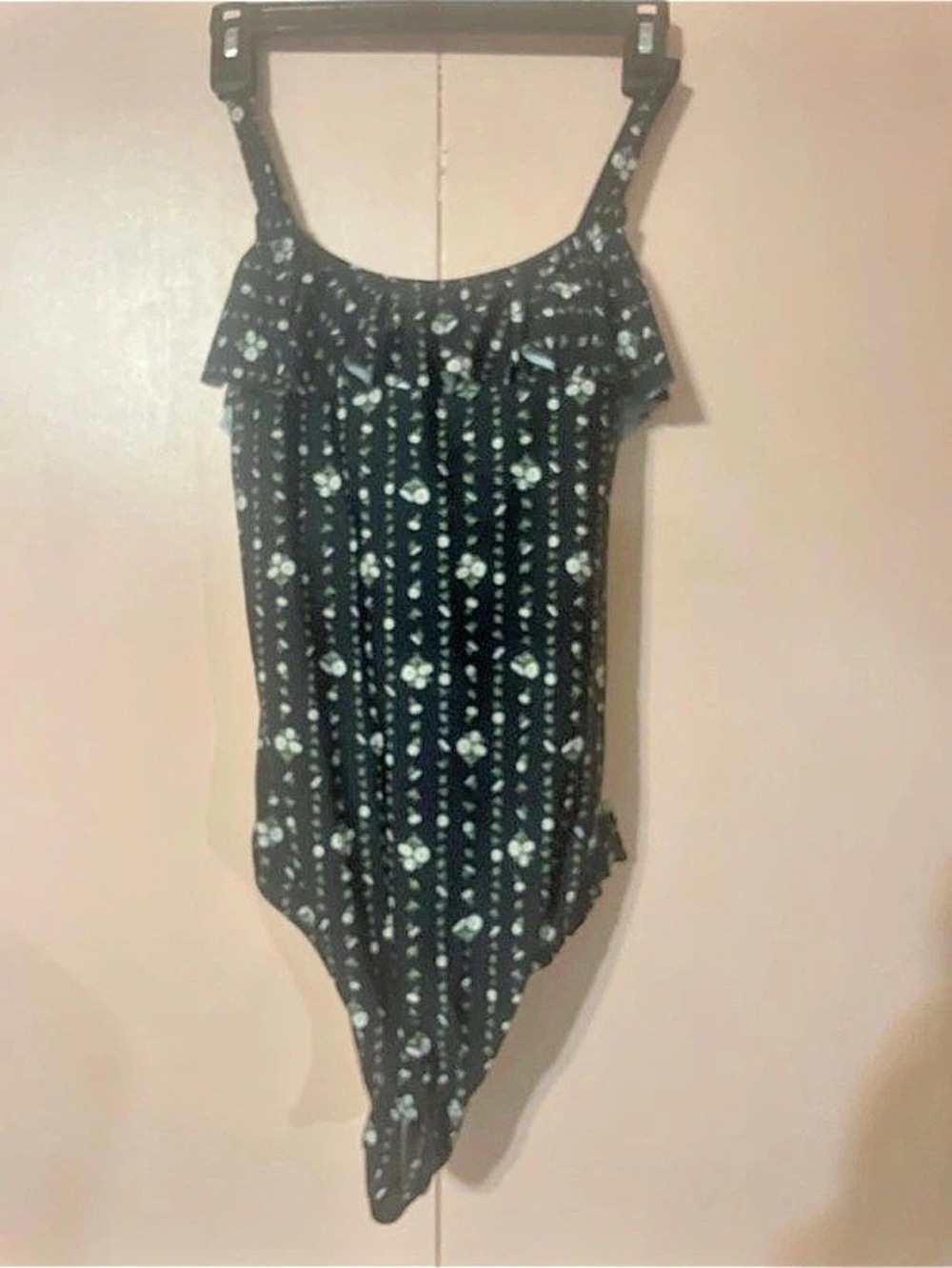TORRID Wireless Ruffle One Piece Swimsuit Floral Black & White Size 1